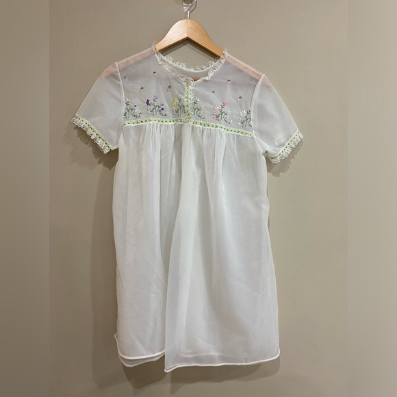 french maid Other - Elegant White Floral Embroidered Robe